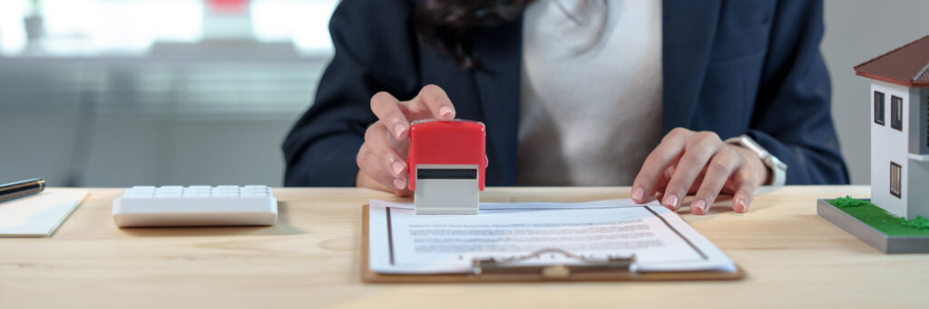 Нотариална такса и вписване – как се формира крайната сума при сделка