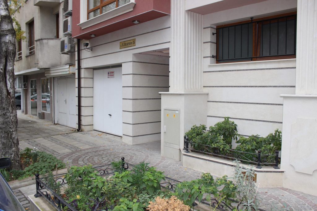 Фасада от близо на сграда Константин Величков 15 - Акропол Билд