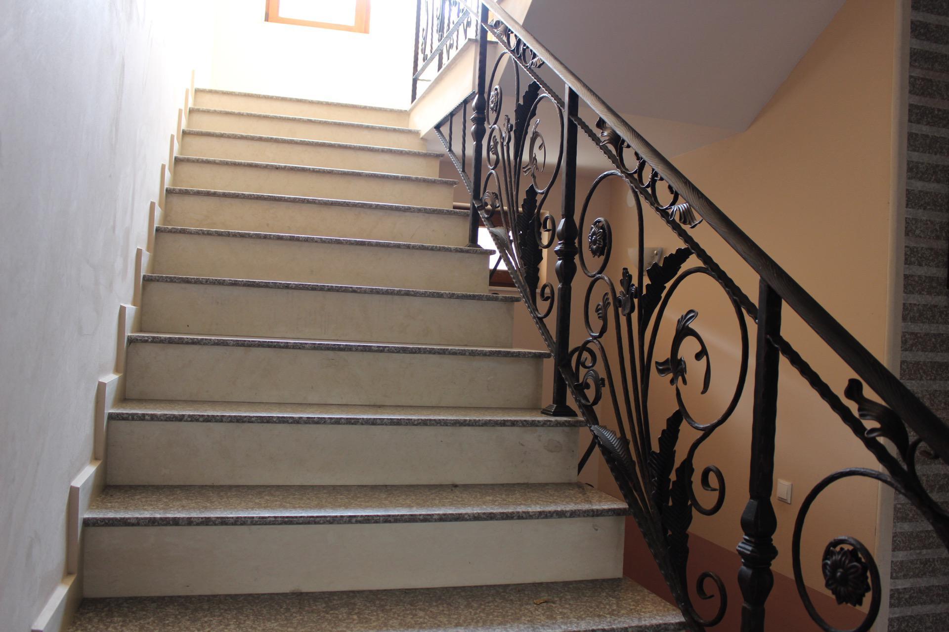 Стълбище - сграда ул. 