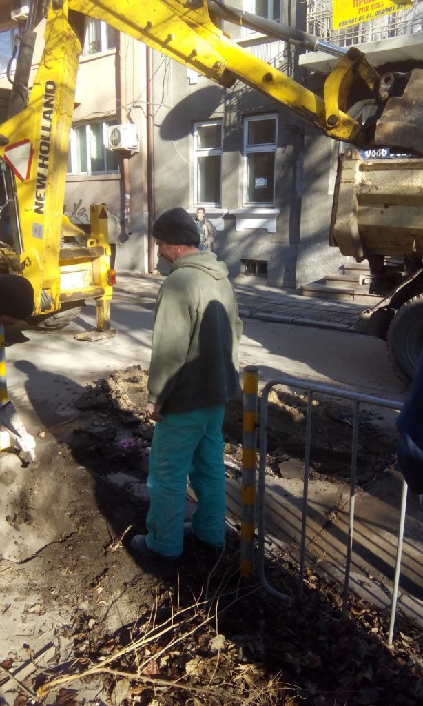 Багер - сграда ул. 