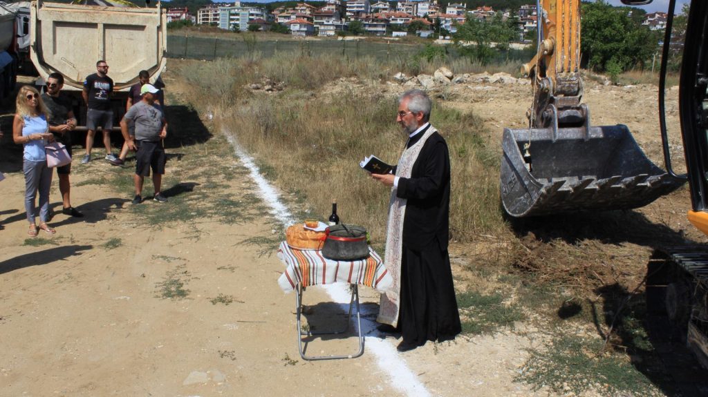 Виница Гадрън - първа комка на строежа поп